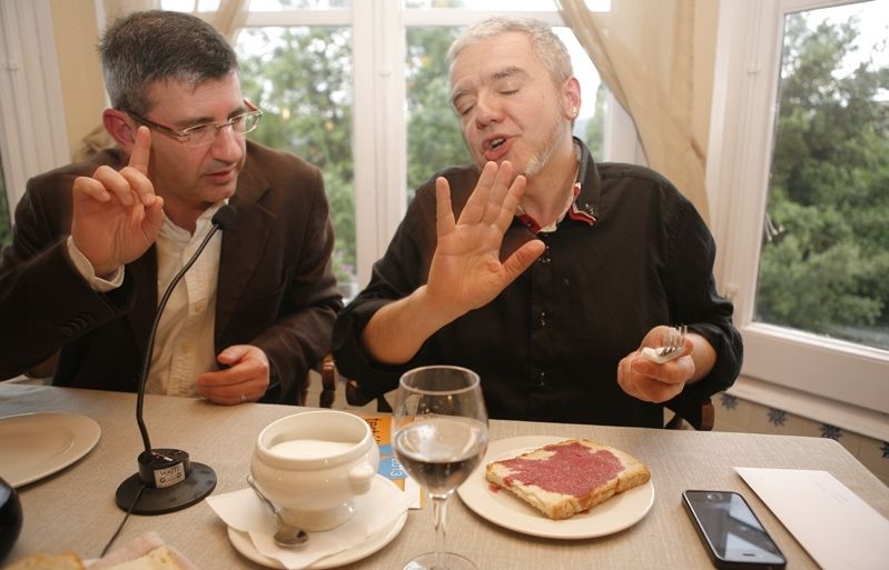 El berenar va consistir en pa amb vi i sucre, FOTO: Artur Ribera