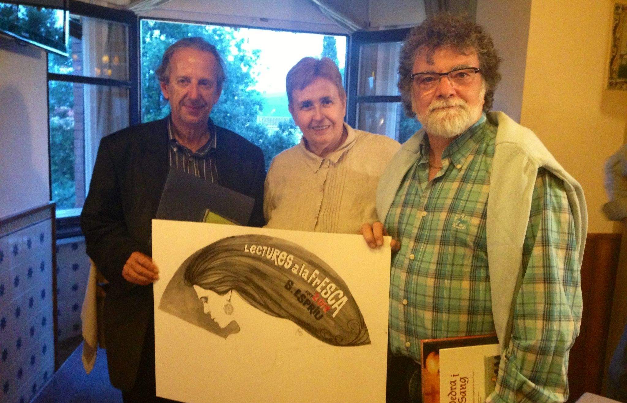 Xavier Bru de Sala, Dolors Vilarasau i Lluís Ribas amb el vano. FOTO: A.Mira