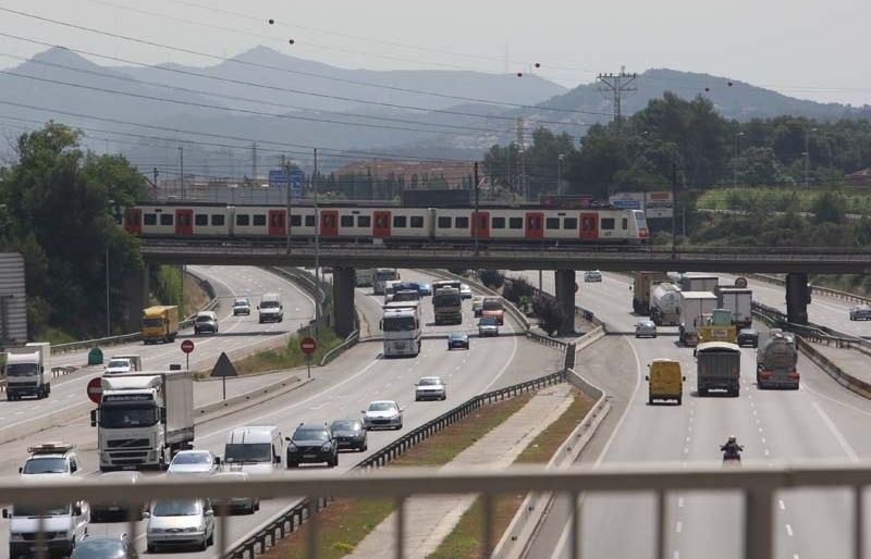 L'AP-7 al seu pas per Sant Cugat. FOTO: Arxiu