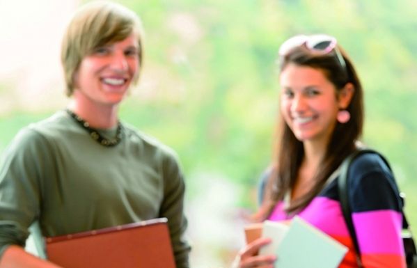 El carnet universitari de la UAB serveix com a acreditació i com a targeta financera