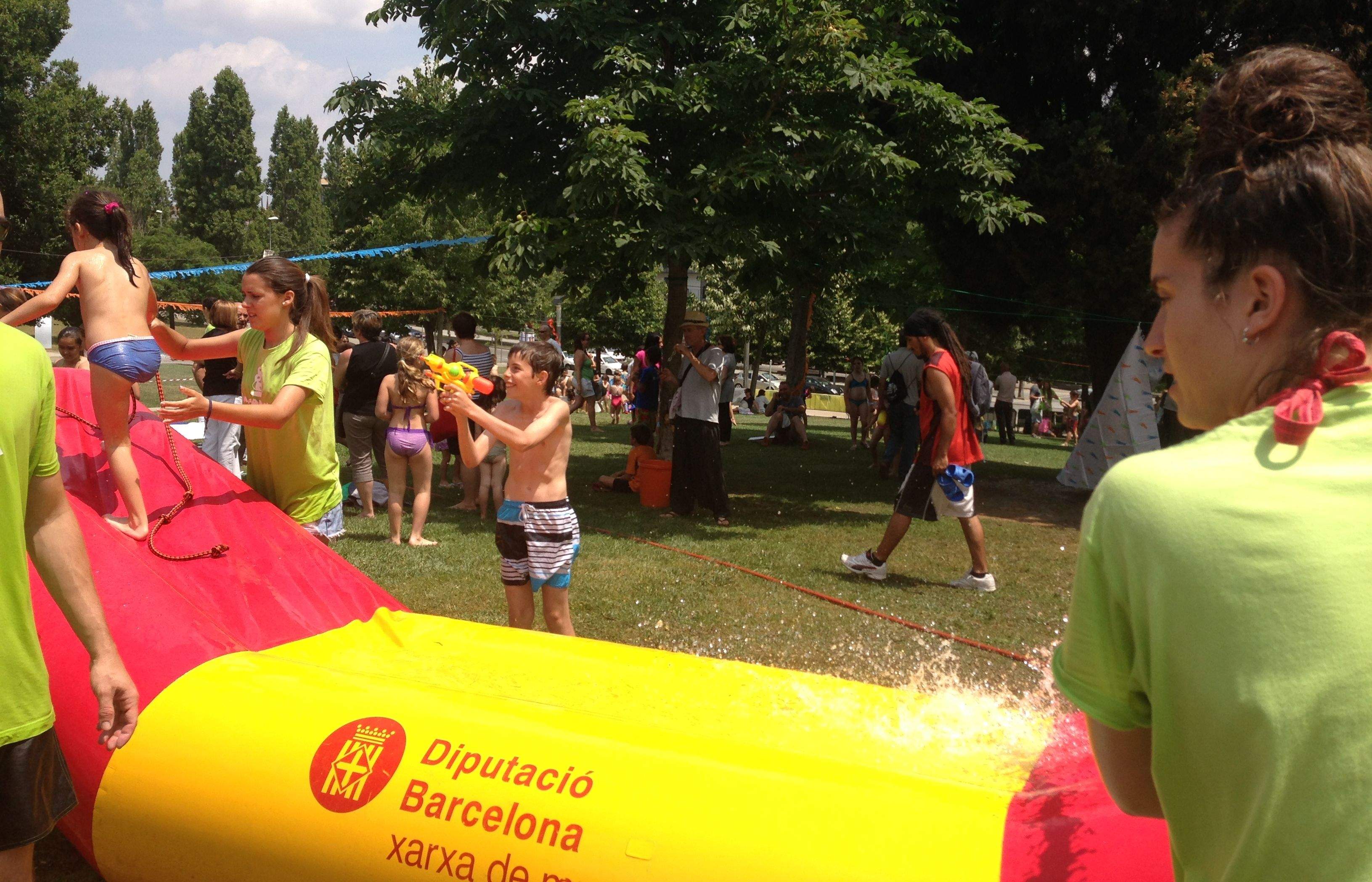 Festa de l'aigua a càrrec de Pim Pam Pum. FOTO: A.Mira