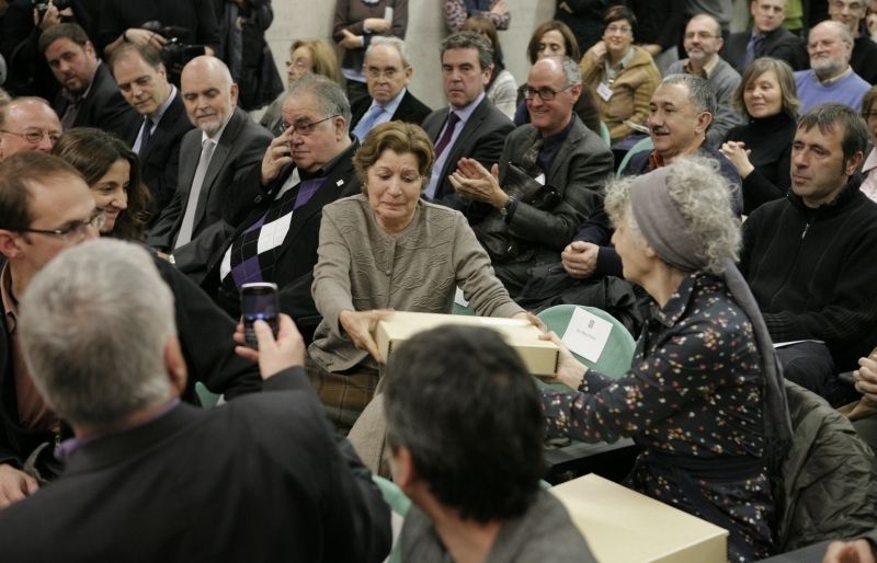 Part dels documents de particulars es van lliurar als seus propietaris el 20 de febrer de 2012 a l'ANC. FOTO: Artur Ribera