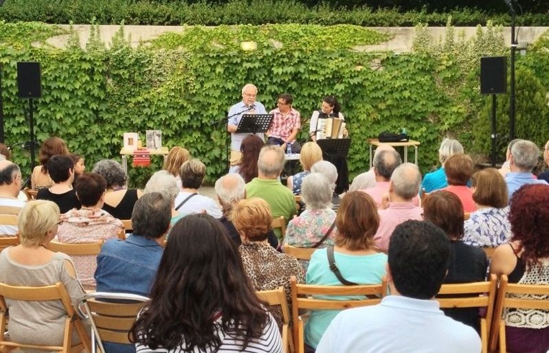 Francesc Parcerisas fent la introducció del recital poètic. FOTO: Artur Ribera