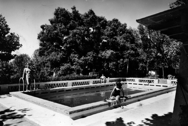 Piscina de lHotel Rossinyol Postal publicitària de lHotel Rossinyol, anys 50
