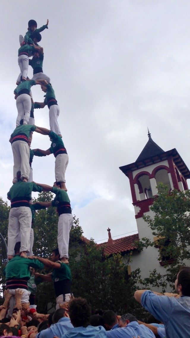 El 3de8 descarregat pels Castellers de Sant Cugat a Valldoreix. FOTO: A.Mira