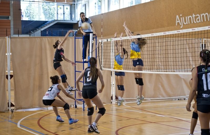 El Feel Volley Alcobendas ha vençut el CV Sant Cugat 2-0 en la final juvenil. FOTO: Amanda Bernal