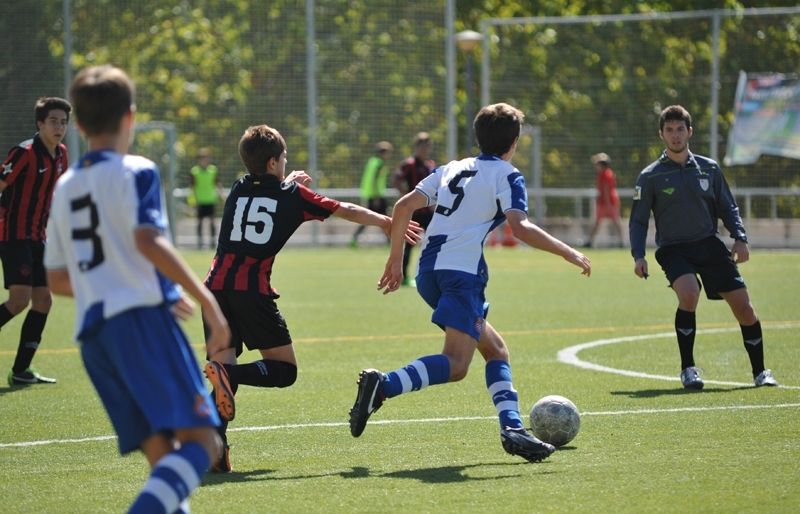 Acció del partit entre Sant Cugat Esport FC i RCD Espanyol. FOTO: Amanda Bernal