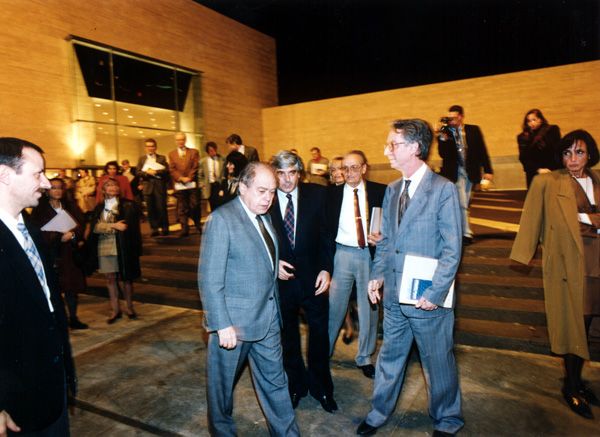 Inauguració el 25 de novembre del 1993