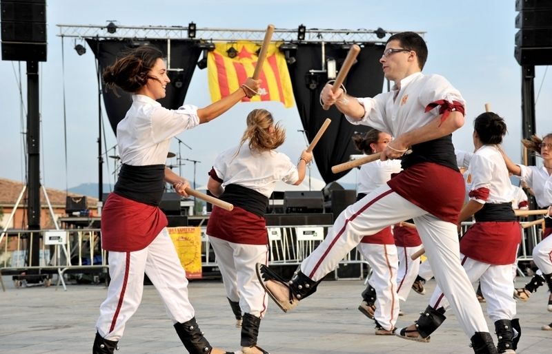 Els Bastoners de Sant Cugat s'adhereixen al Pacte pel Dret a Decidir. FOTO: Amanda Bernal 