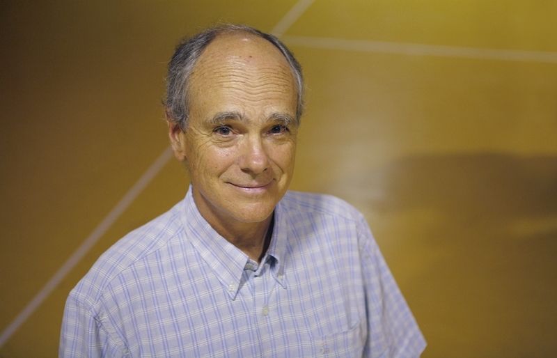 Pedro Algorta retratat al final de la xerrada