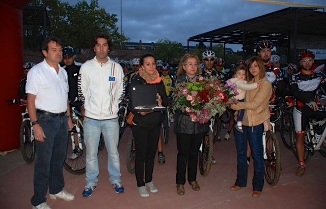 Abans de la sortida s'ha fet un homenatge a Joan Camps. FOTO: José Luís Martínez