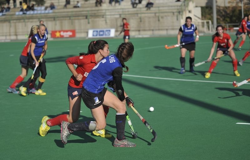 Andrea Puig, en una de les últimes jugades del partit. FOTO: Amanda Bernal