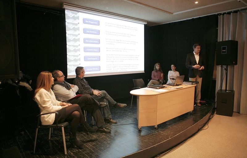 La junta directiva del Club Gimnàstica Sant Cugat Esportiu s'ha presentat a la Casa de Cultura. FOTO: Artur Ribera