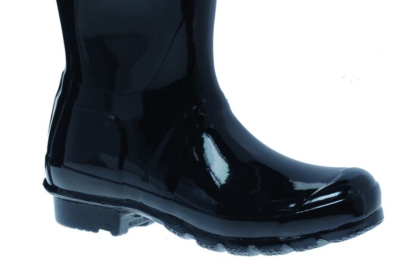 Algunes botes d'aigua imiten el calçat tradicional daquesta temporada