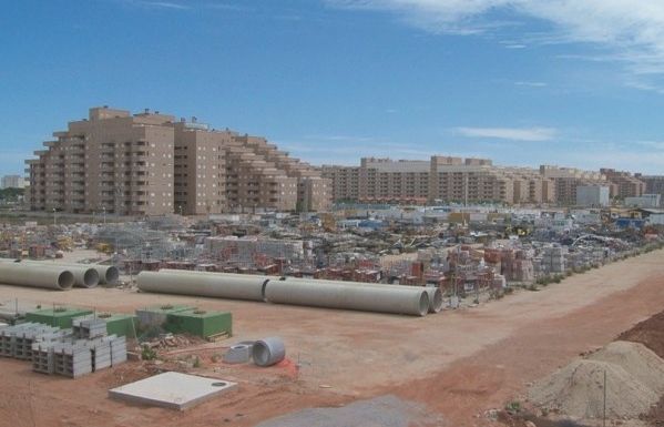 Fotograma del Documental del mes, Casas para todos