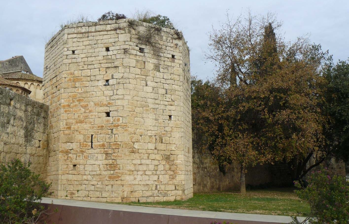 Torre de la muralla del segle xiv. FOTO: Cedida