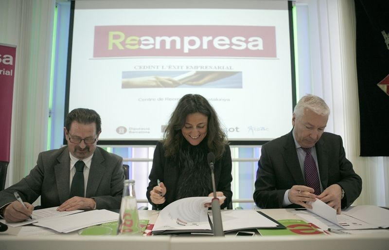 Signatura del conveni de Reempresa. FOTO: Artur Ribera 