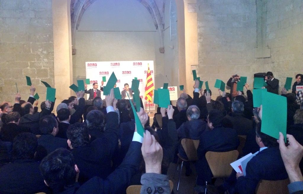 Moment de la votació de portar la llei al TC. FOTO: Anna Mira