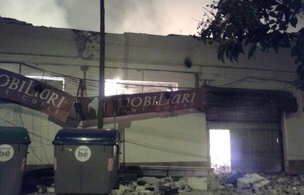 Les parets del magatzem han caigut. FOTO: Amanda Bernal