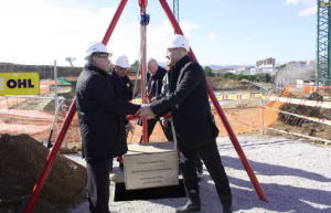 Antonio Carulla, director d'Endress+Hauser d'Espanya i Steffen Huber, representant d'Endress+Hauser, durant la inauguració de la nova seu a Sant Cugat FOTO: Cedia