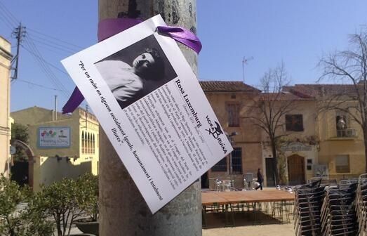 Un dels fulletons repartit. FOTO. Hora Bruixa 