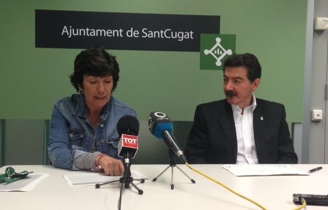 Directora de lOMIC, Mercè Álvarez i el tinent d'alcalde de Comerç, Josep Romero. FOTO: A.Mira