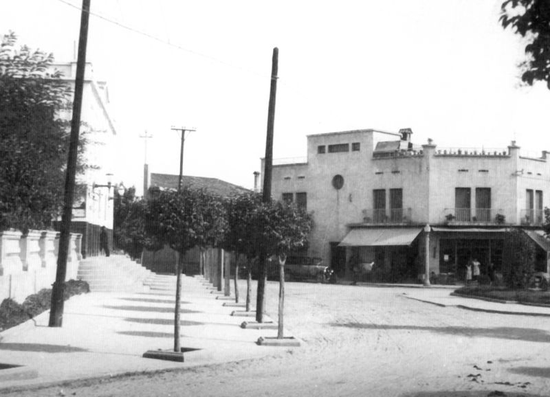 Pl. Lluís Millet amb el bar Catalunya