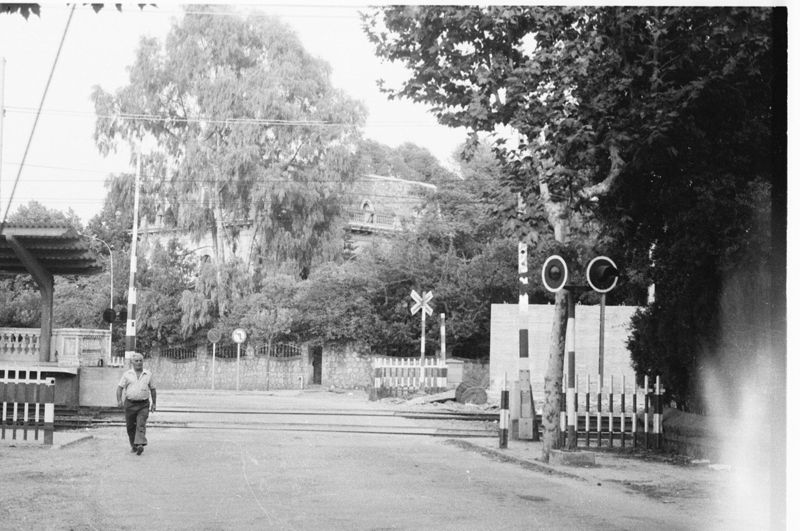 Pas a nivell prop de l'estacio de FGC de Sant Cugat