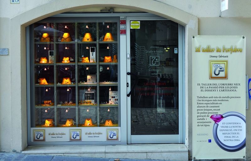 Aposten per les joies dautor amb segell propi 