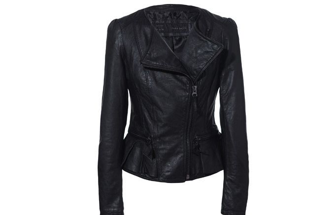 La caçadora de cuir és ideal per al període dentretemps. FOTO: Cedida