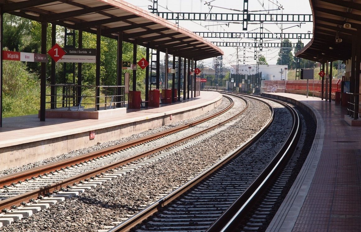 L'estació de Rodalies a Coll Fava amb la que es demana construir un intercanviador amb la de Volpelleres. FOTO: Artur Ribera