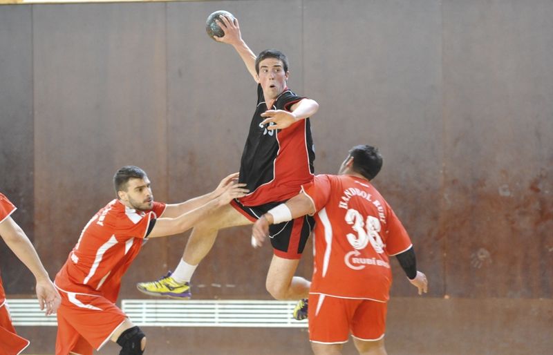 El CH Sant Cugat B ha guanyat (41-39) l'Handbol Rubí. FOTO: Amanda Bernal