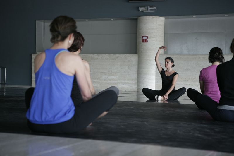 Classes obertes de dansa al vestíbul del Teatre-Auditori, Viviana Hounie