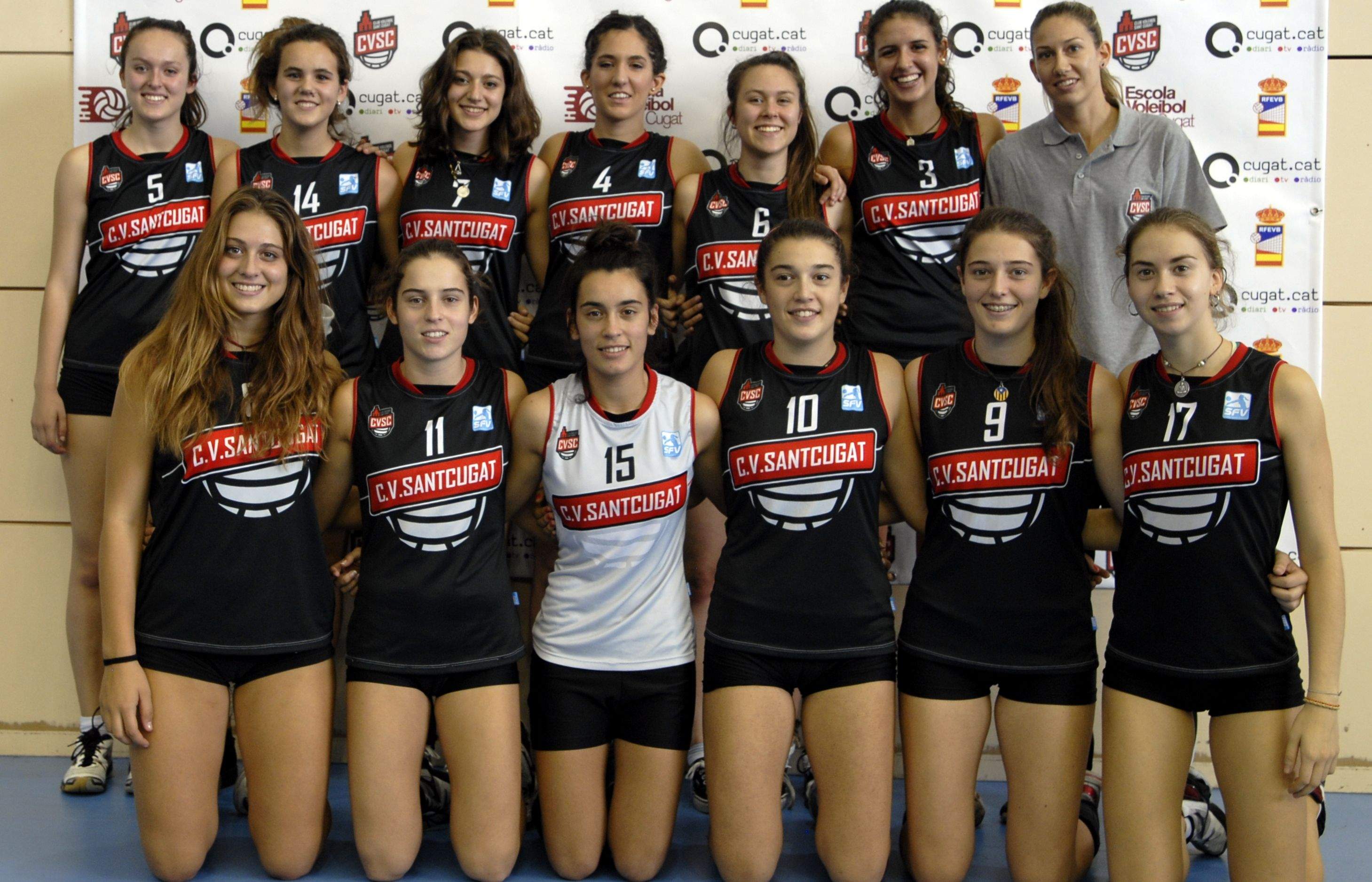 Plantilla del juvenil A femení del Club Voleibol Sant Cugat. FOTO: Enrique López