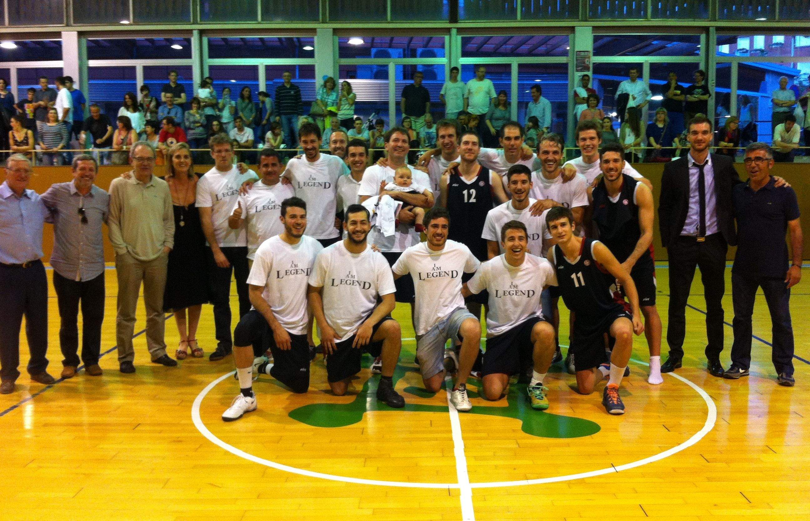 Foto de Jordi Pons amb els seus companys. FOTO: Pere Fernández