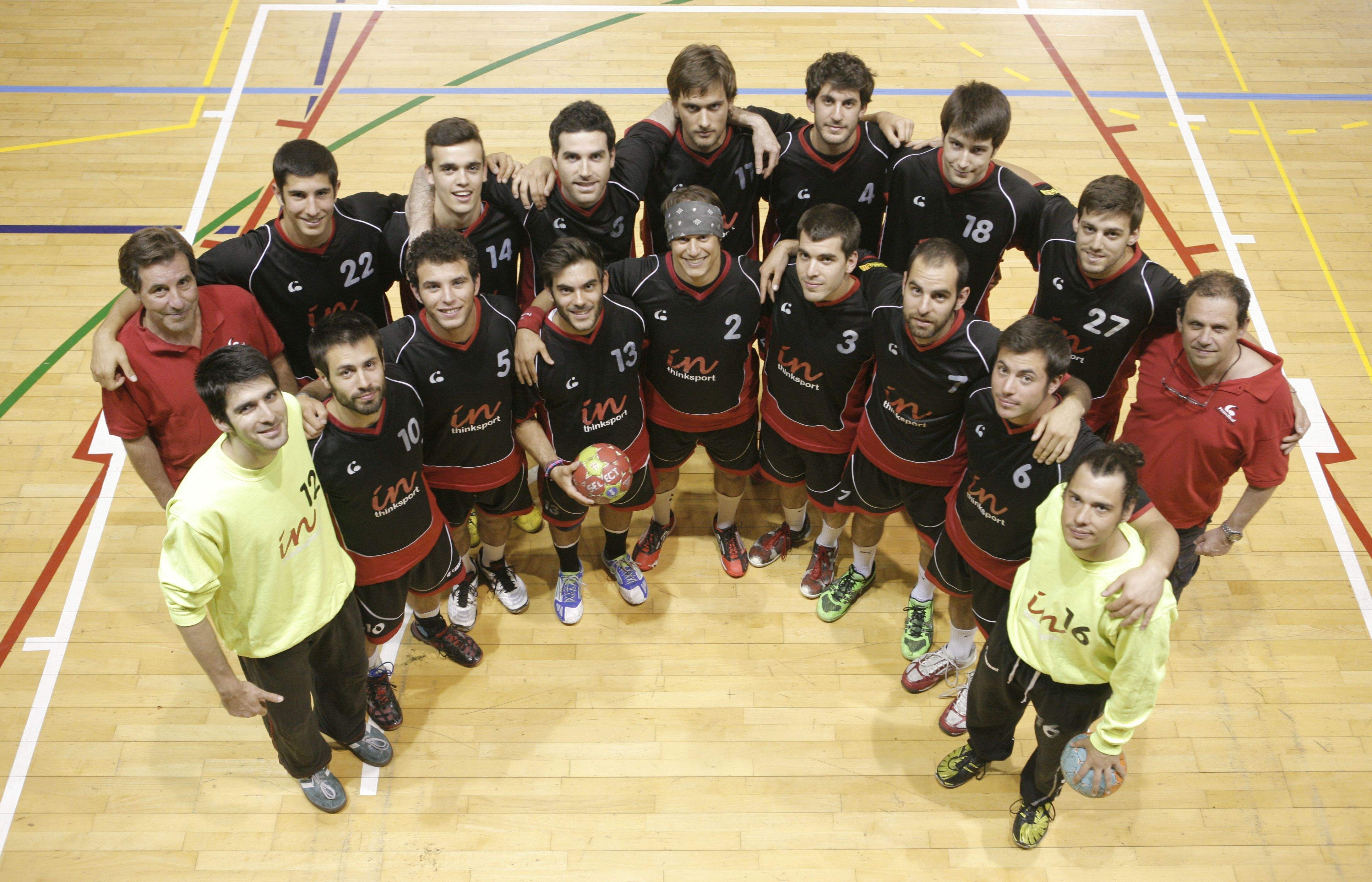 Plantilla del primer equip del Club Handbol Sant Cugat. FOTO: Artur Ribera