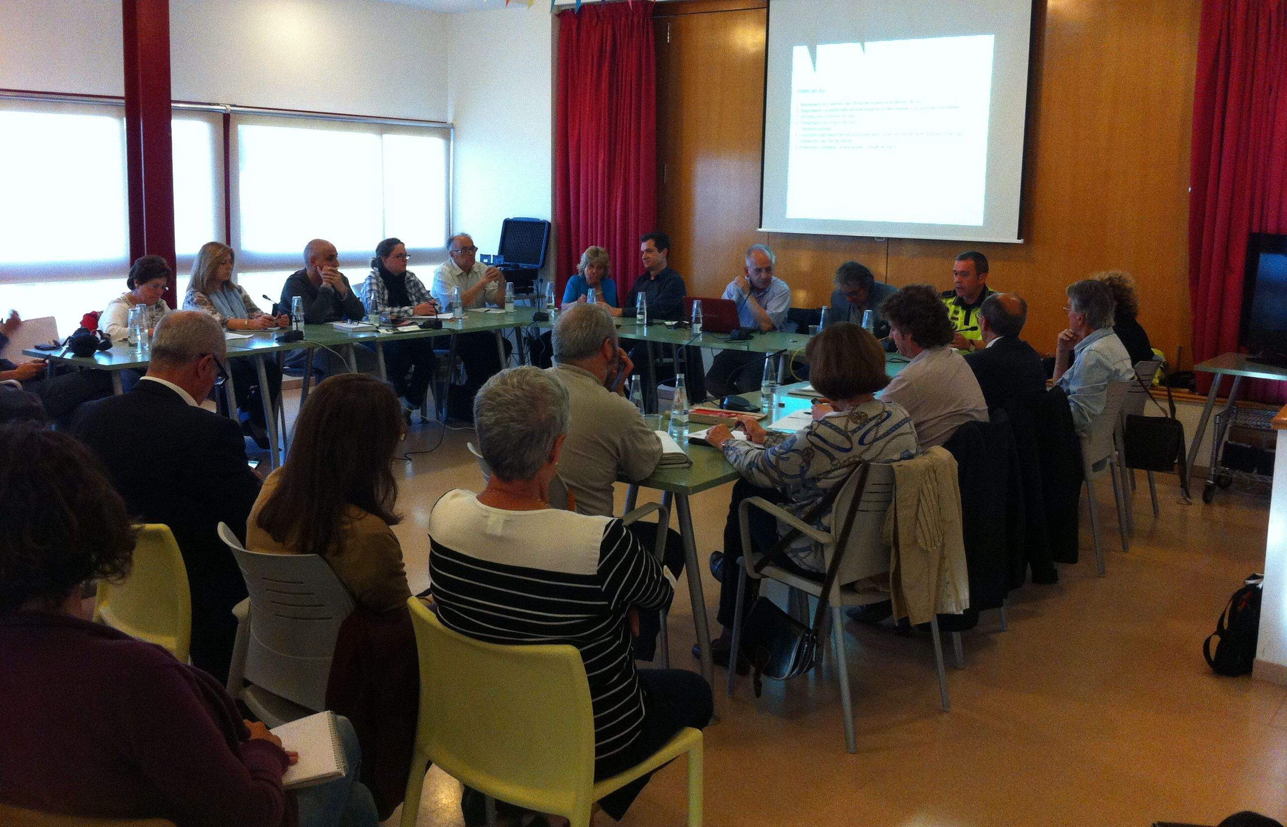 El Consell de Barri de Les Planes, aquest dimecres. FOTO: Pere Fernández