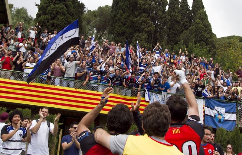 Els jugadors agraeixen el suport de l'afició. FOTO: Estefania Bedmar