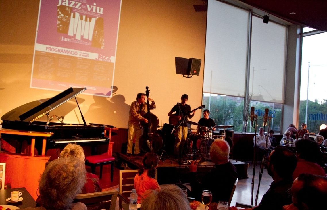 Moment del concert d'Andreu Zaragoza Trio. FOTO: Estefania Bedmar