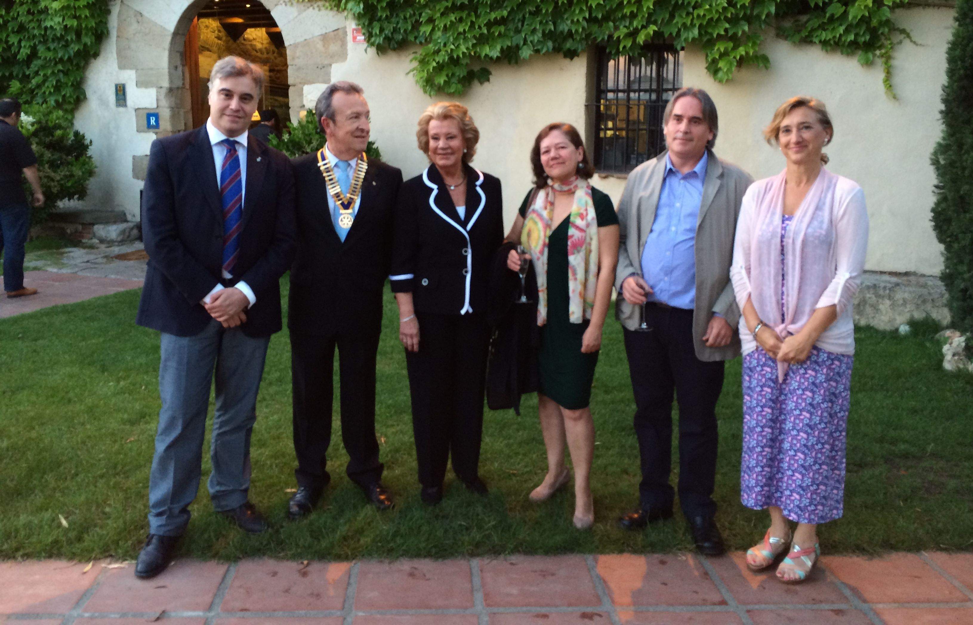 Francesc Carol, Miquel Villagrasa, Marta Martí (AECC), Cristina Monteagudo i Lluís Vallès (Jeroni de Moragas), i Susanna Pellicer. FOTO: JMV