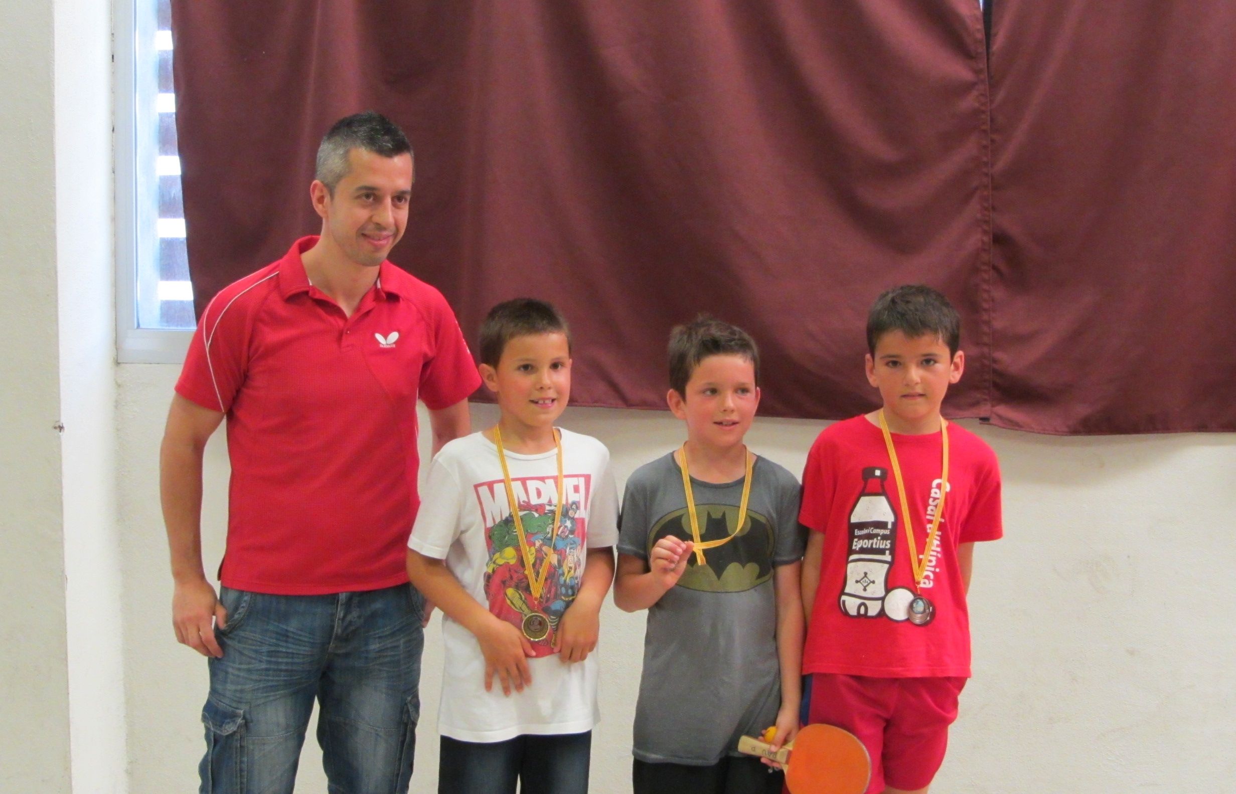 Els tres primers classificats de la categoria aleví. FOTO: Cedida