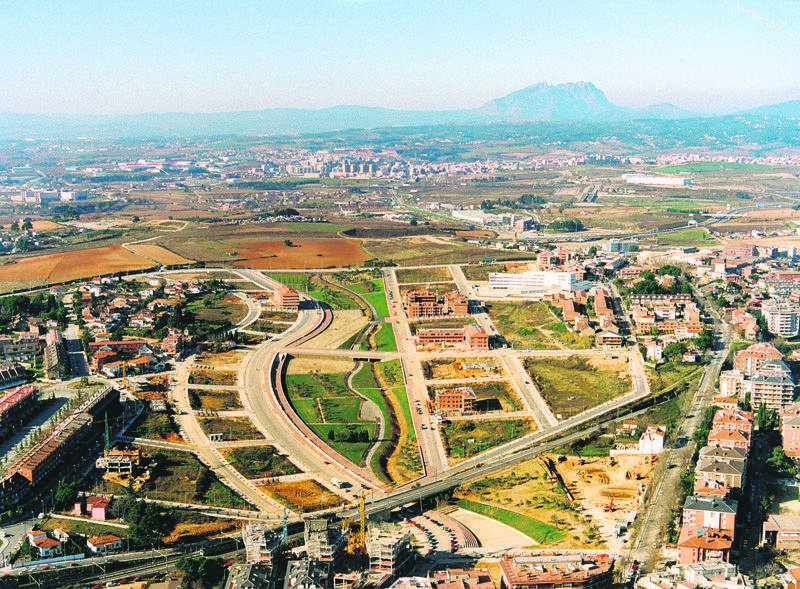 Imatge aèria del Parc Central i Can Mates (Bell Indret)