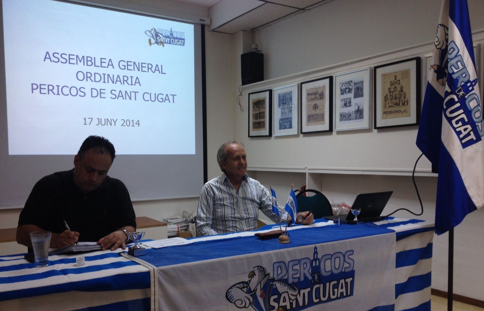 Carlos Aguilar, secretari, i Toni Giménez, president, a l'assemblea. FOTO: À. L. P.