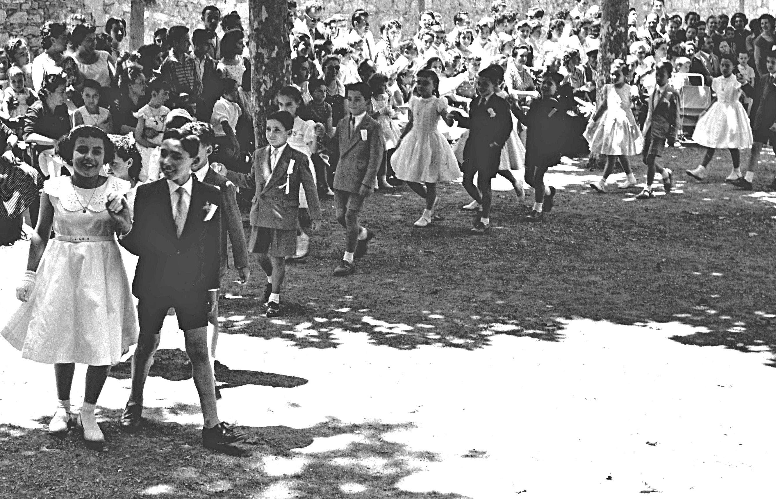 Els nens d'aquells anys vestien ben elegants