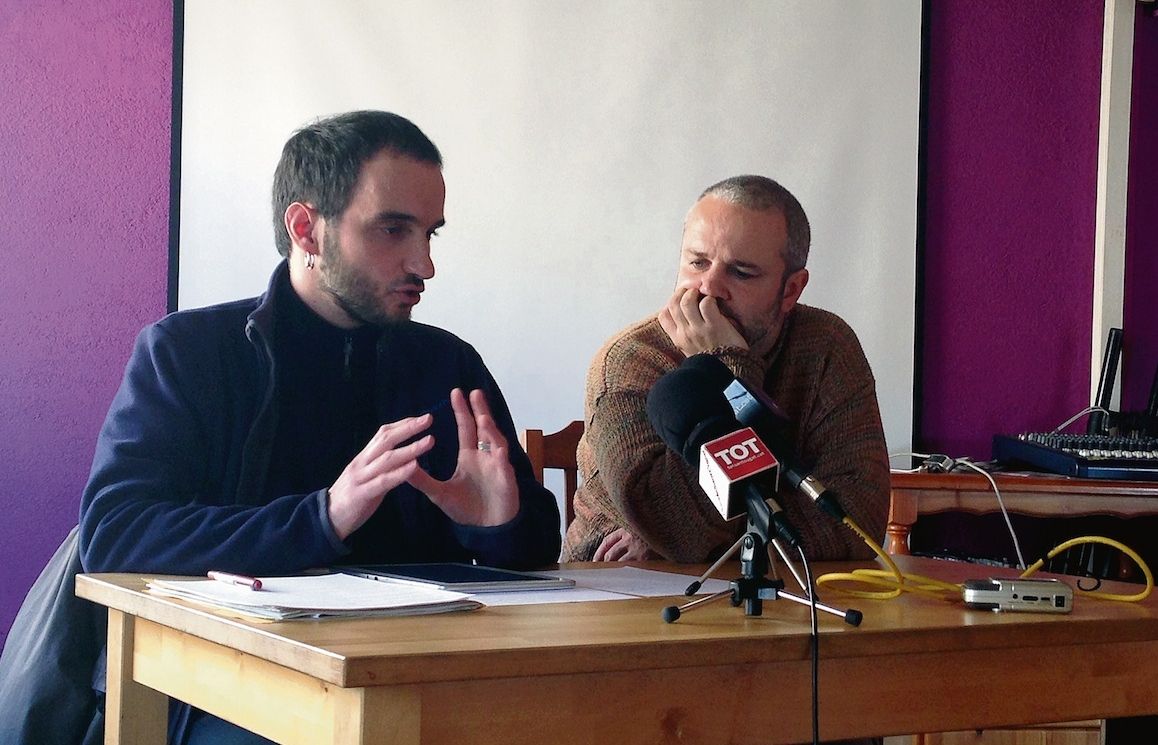 Ignasi Bea i Guim Pros en una roda de premsa de la CUP. FOTO: ARXiU