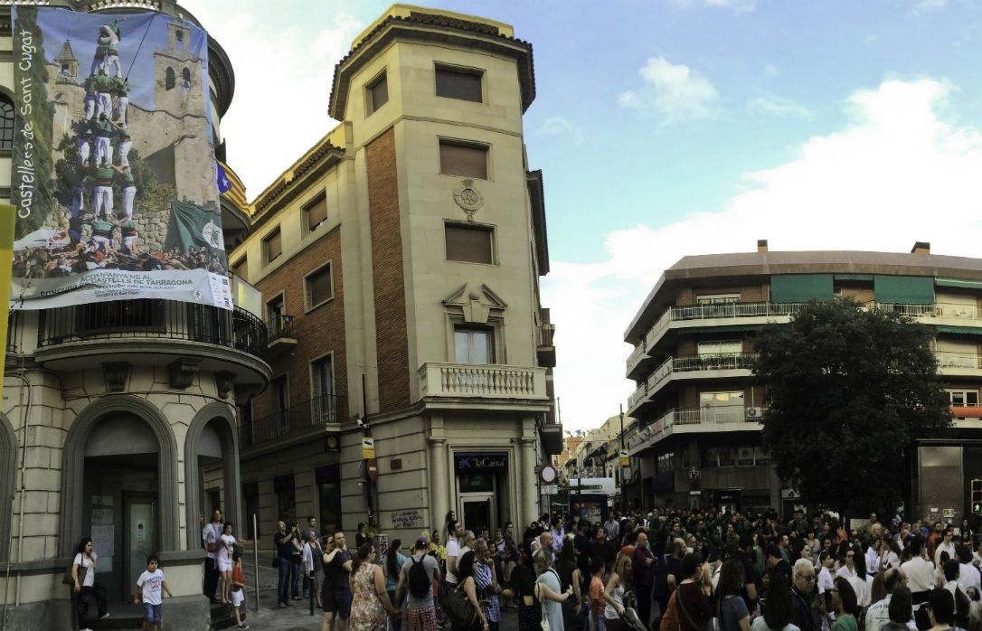 Pancarta a la plaça dels Quatre Cantons. FOTO: Cedida/Gausacs