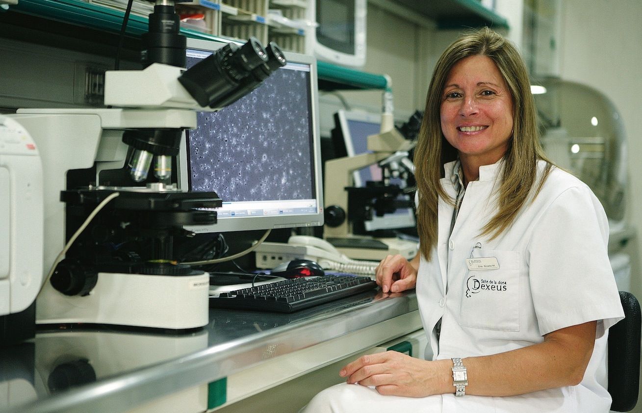 Doctora en biologia. Imatge captada al laboratori de lHospital Dexeus  FOTO: Artur Ribera