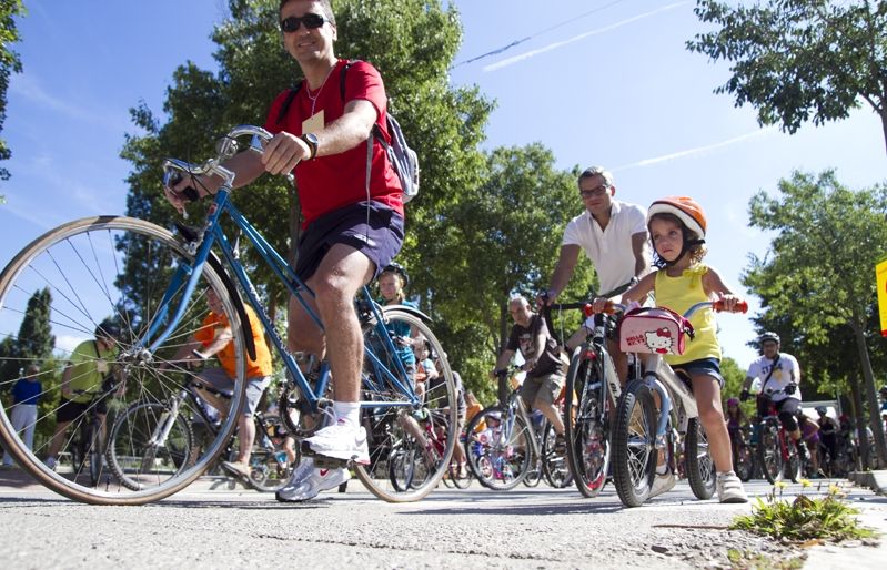 La sortida de la Bicicletada, aquest diumenge al matí. FOTO: Estefania Bedmar