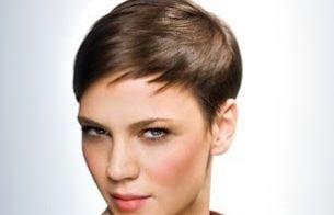 Amb els cabells curts, estalviareu temps al pentinar-vos. FOTO: Cedida