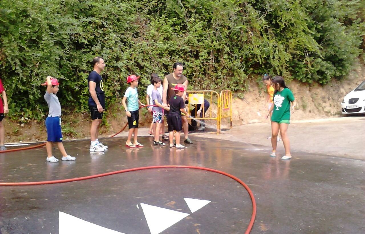 Una de les activitats ha estat el curses per prevenir incendis. FOTO: Estefania Bedmar